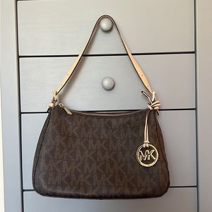 Signature Print Michael Kors Shoulder Bag